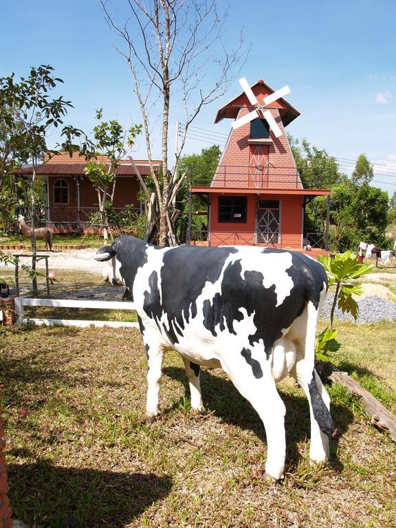 Cowboy Farm Resort Pattaya Ban Huai Yai Eksteriør billede