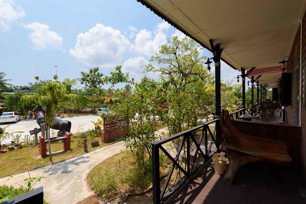 Cowboy Farm Resort Pattaya Ban Huai Yai Eksteriør billede