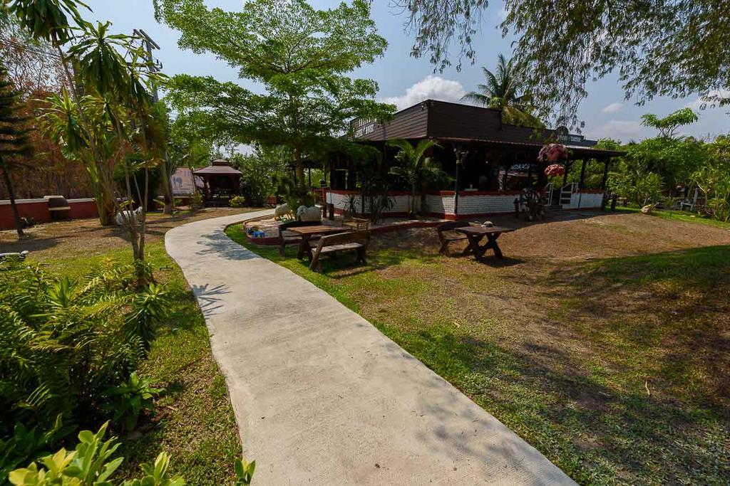 Cowboy Farm Resort Pattaya Ban Huai Yai Eksteriør billede